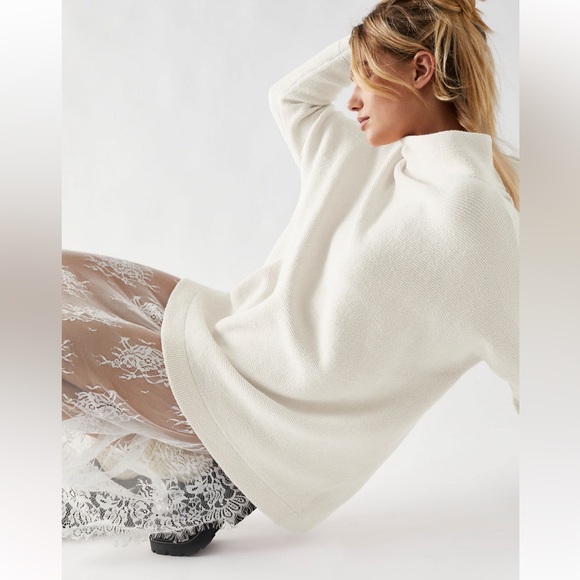 NWT - Free People Ottoman Slouchy Tunic size Small - Picture 3 of 5